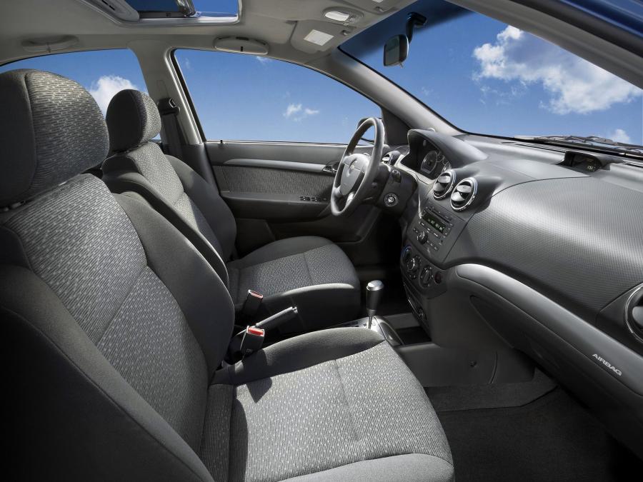  Chevrolet Aveo 5-Door 2003 года  (фото 6 из 16)